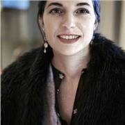 Me llamo Susana, soy artista visual y enseño el arte a partir de mi experiencia, comparto todo lo que me hubiese gustado saber cuando acabé la carrera en el año 2000.